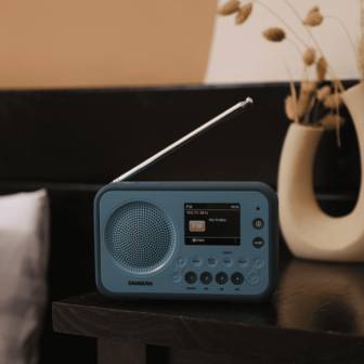Sangean DPR-76BT Light Blue DAB+/FM draagbare radio werkt met oplaadbare accu of batterijen