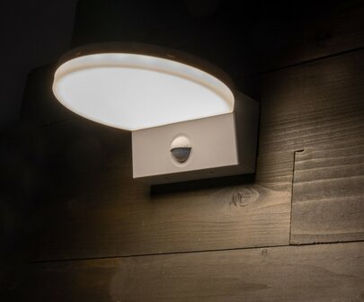Chilitec wandlamp met bewegingssensor warm wit licht IP65 15W voor binnen en buiten