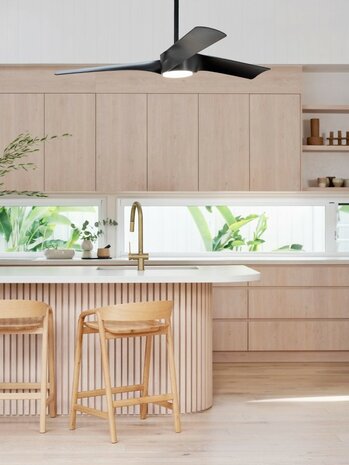 Beacon Line plafondventilator zwart 132 centimeter aan plafond